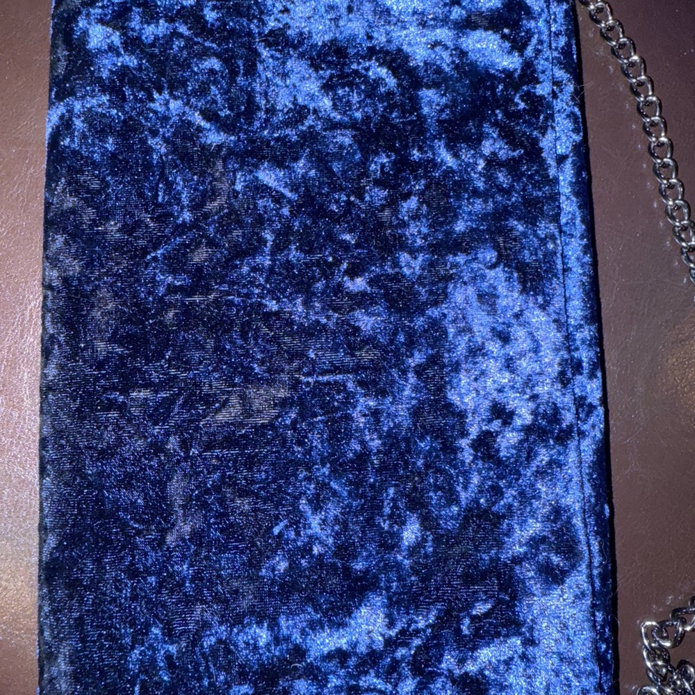 Chelsea28 Elegant Royal Blue Velvet Chain Bag Crossbody Shoulder Chain Strap EUC - Picture 5 of 10
